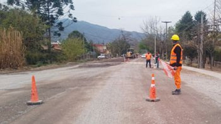 Trabajos incesantes en las obras del Plan Provincial de Repavimentaci&oacute;n