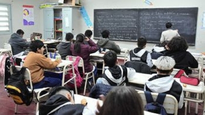 Bajo acatamiento a la medida de fuerza docente en este reinicio de clases