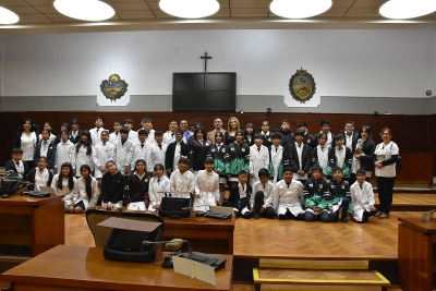 Emotiva interpretaci&oacute;n del Himno Nacional