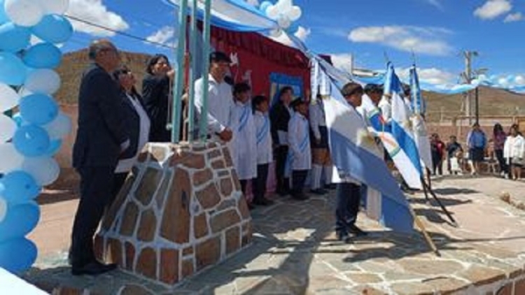 Promesa a la Bandera en las alturas de Huancar