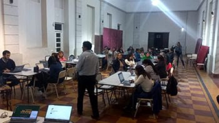 Capacitaciones para la autogesti&oacute;n de aulas virtuales en los IES