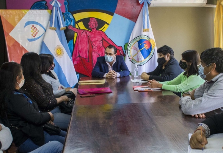 Reuni&oacute;n con dirigentes vecinales de Puente Otero y Villa Belgrano