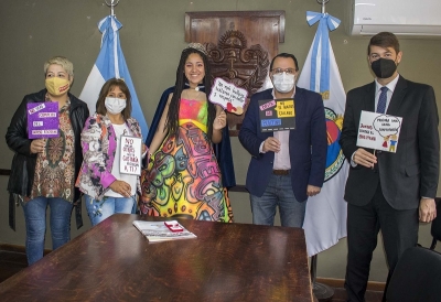 Reconocimiento a la reina Julieta Tapia por su mensaje de concientizaci&oacute;n en contra del acoso en redes sociales