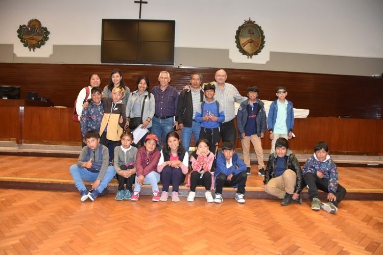 Alumnos de catua visitaron la legislatura de jujuy