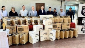 Seguridad entregó computadoras para las comisarías del Ramal
