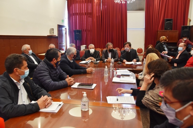 Los diputados escucharon  al presidente de la instituci&oacute;n y a los bancarios