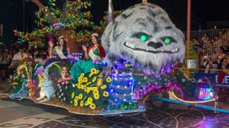 Dieron inicio los tradicionales desfiles de carrozas en Ciudad Cultural