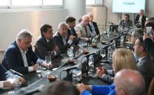 Carlos Sadir particip&oacute; del lanzamiento de la Mesa Federal Minera