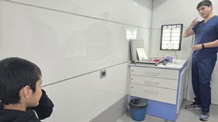 Operativo "Ver para ser libres" inici&oacute; con medici&oacute;n y entrega inmediata de anteojos a ni&ntilde;as y ni&ntilde;os