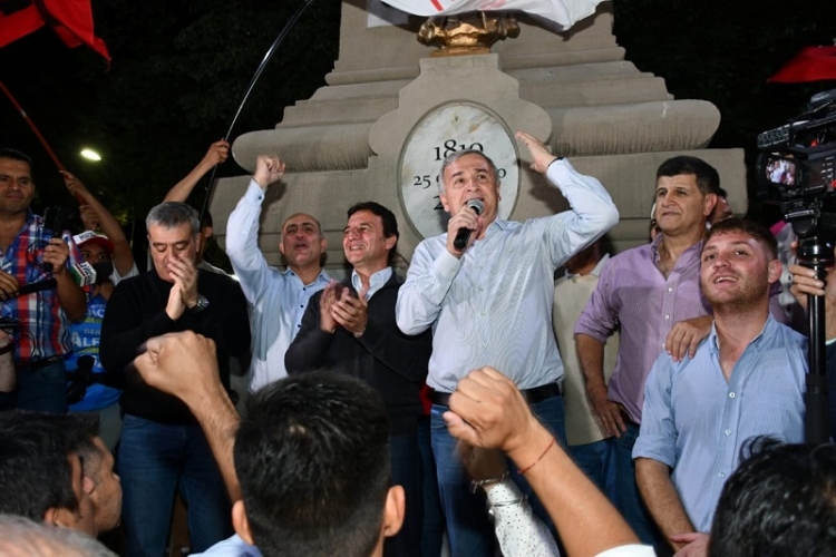 Morales: “El domingo cambia Tucumán”