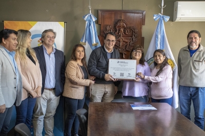 Trabajadores del Paseo de los Artesanos recibieron una placa por su 25&ordm; Aniversario