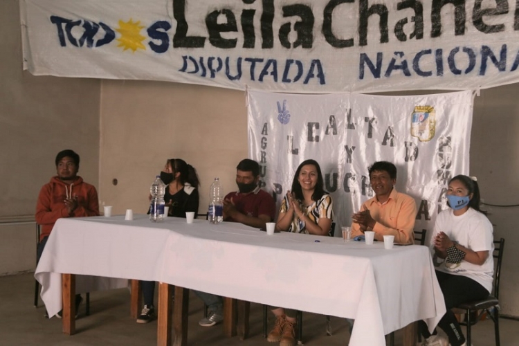 Leila Chaher junto a candidatos de las nuevas comisiones municipales de El Moreno, Uquia y Palca de Aparzo