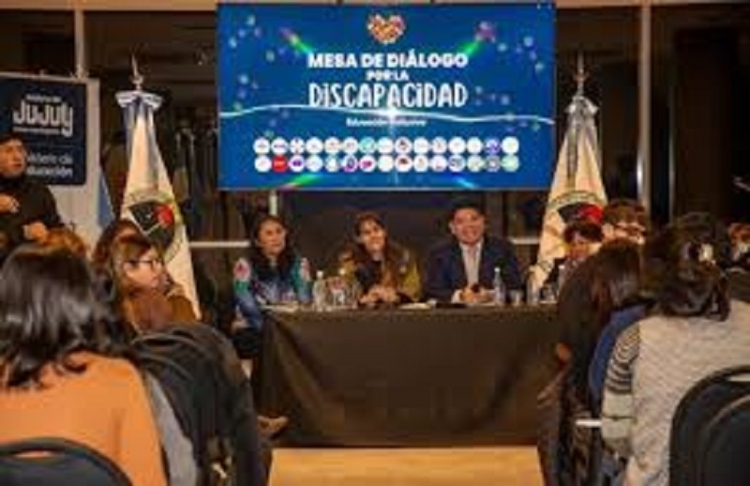 Con m&aacute;s de 25 instituciones, se desarroll&oacute; la Mesa de Di&aacute;logo por la Discapacidad