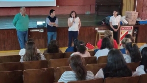 Escuelas de Regi&oacute;n V se capacitaron en sistema alimentario