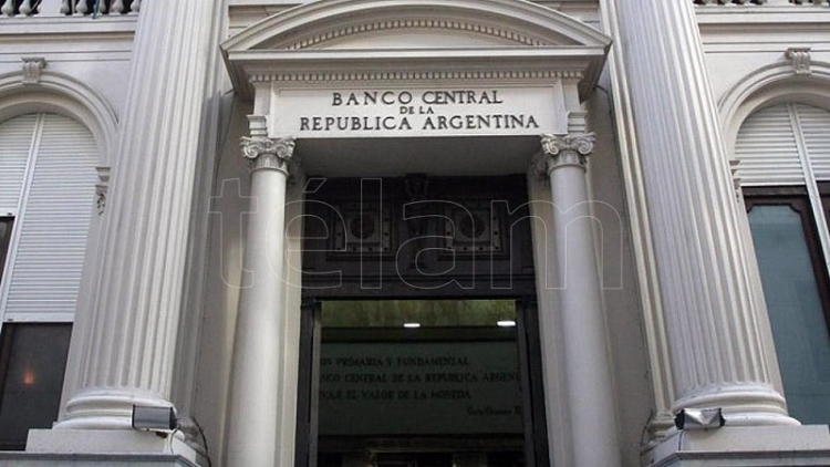 El Banco Central liberó las transferencias entre cuentas en moneda extranjera