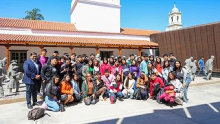 El Cabildo juje&ntilde;o recibe a los primeros estudiantes del interior