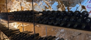 Nueva estiba de vinos de Bodega Zucchino en Cava Mina Moya