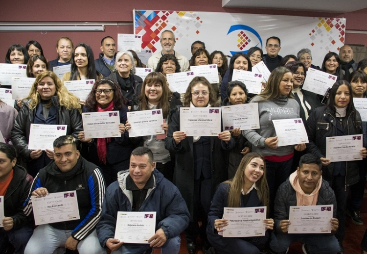 Entregaron certificados de la capacitaci&oacute;n sobre ley micaela
