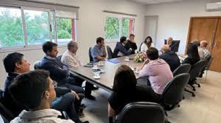 Abud encabez&oacute; reuni&oacute;n con la Cooperativa de Tabacaleros y reafirm&oacute; el apoyo del Gobierno al sector