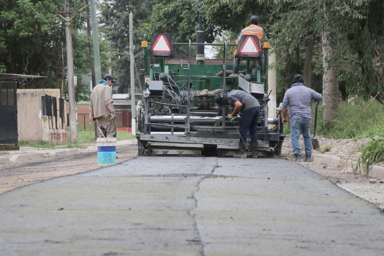 Luego de d&eacute;cadas de espera, la gesti&oacute;n Rivarola paviment&oacute; los accesos a barrio Martijena y 18 de noviembre