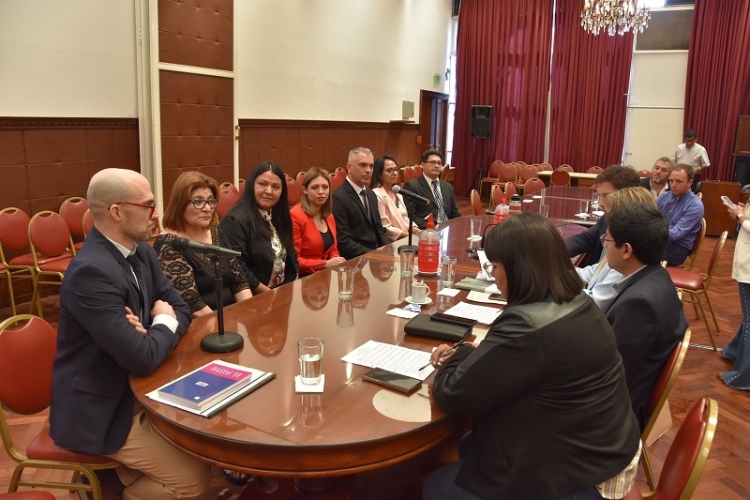 Aspirantes a cubrir cargos de funcionarios judiciales se entrevistaron con diputados