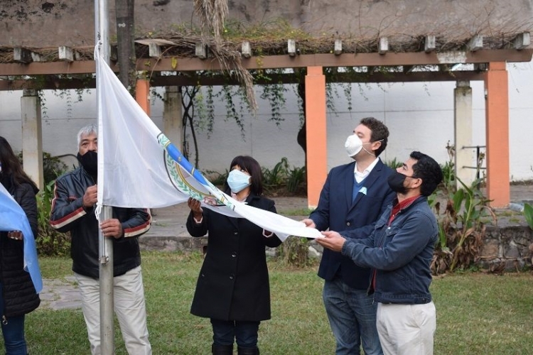 Izamiento de banderas en conmemoración al 250º aniversario del nacimiento del general Manuel Belgrano