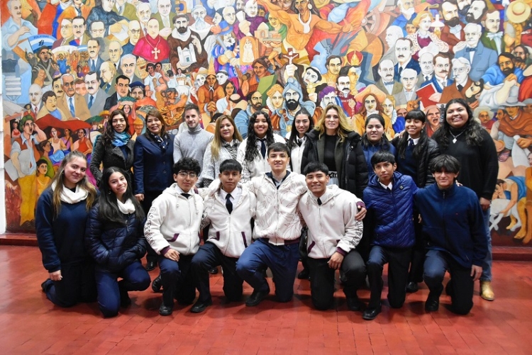 Estudiantes del Colegio Nuestra Se&ntilde;ora del Huerto visitaron la Legislatura