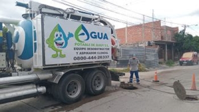 Agua Potable de Jujuy solucionó obstrucción cloacal intencional de extrema gravedad en Palpalá