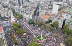 Multitudinaria marcha del 24 de marzo: fuerte rechazo a Milei y reclamo por Memoria, Verdad y Justicia