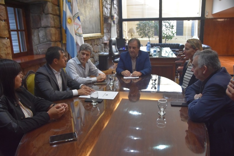 Alberto Bernis y Omar Guti&eacute;rrez recibieron a representantes de agencias de salud internacionales