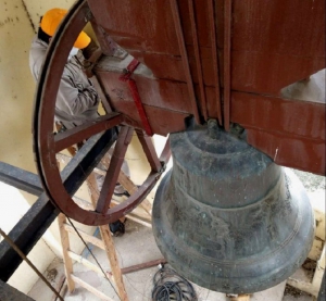 Infraestructura reparó la histórica campana de la Iglesia Catedral