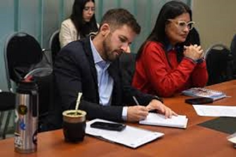 &ldquo;Luz y agua: presentan un plan para ayudar a familias y comercios&rdquo;