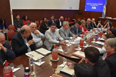 El ministro de Hacienda describi&oacute; detalles del presupuesto 2026 en la Legislatura