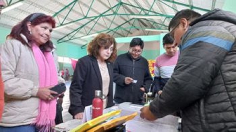 Abra Pampa recibi&oacute; a la Mesa de Gesti&oacute;n Educativa