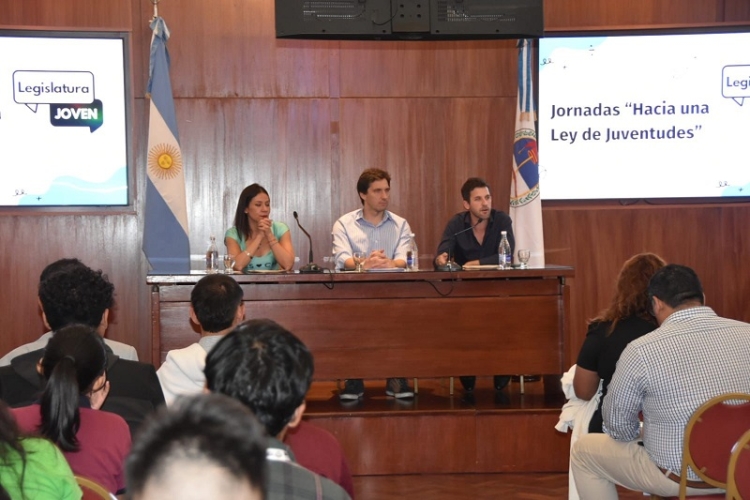 Se busca promover una Ley de Juventudes