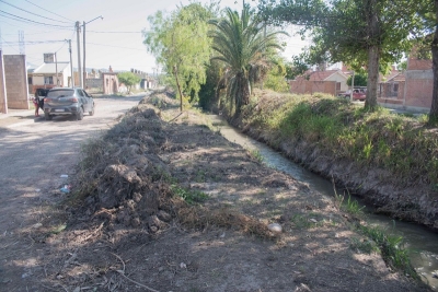 El municipio profundiza la limpieza de los arroyos, canales y cauces evitando desbordes e inundaciones