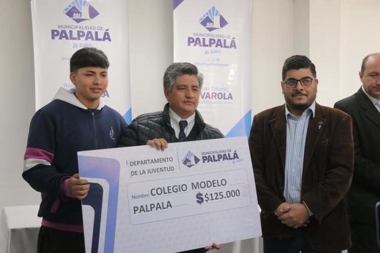 Palpal&aacute;: el municipio cumpli&oacute; con una nueva entrega de subsidios para la construcci&oacute;n de las carrozas
