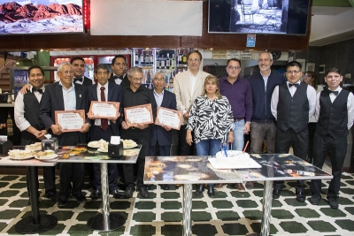 Reconocieron la trayectoria de &ldquo;caf&eacute; dos chinos&rdquo; y al personal con m&aacute;s de 40 a&ntilde;os de antig&uuml;edad