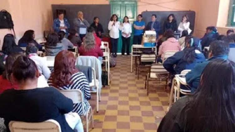 Capacitaci&oacute;n sobre sistema alimentario a escuelas