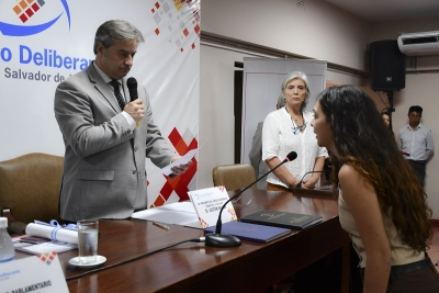 Prest&oacute; juramento la concejal Melina Doguino