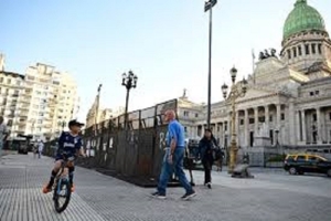 Un Congreso m&aacute;s que blindado: se esperan m&aacute;s de 2.000 polic&iacute;as en la marcha de los jubilados