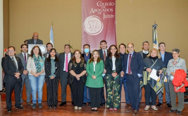 El Colegio de Abogados entreg&oacute; medallas a los matriculados