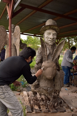Restauración y puesta en valor de esculturas en Palpalá