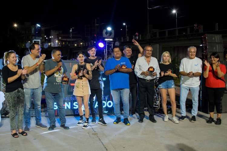 Entregaron reconocimientos a DJ&acute;s de la provincia