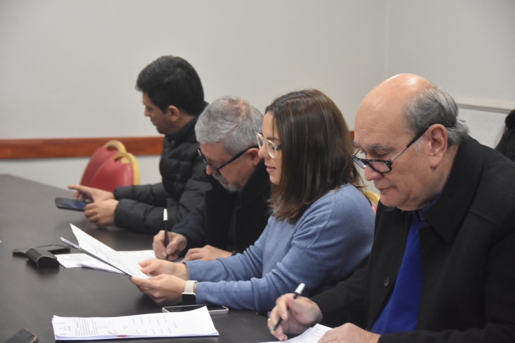 La Comisi&oacute;n de Asuntos Institucionales emiti&oacute; despacho a varios proyectos