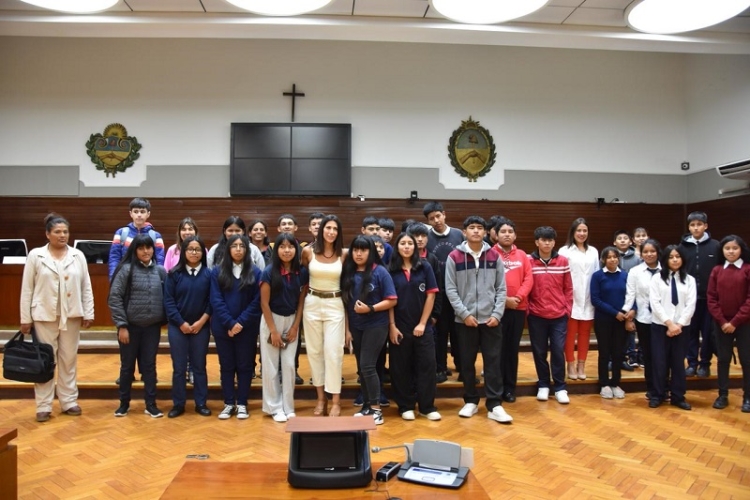 Alumnos del Bachillerato N&ordm;16 &ldquo;Paso de Jama&rdquo; visitaron la Legislatura