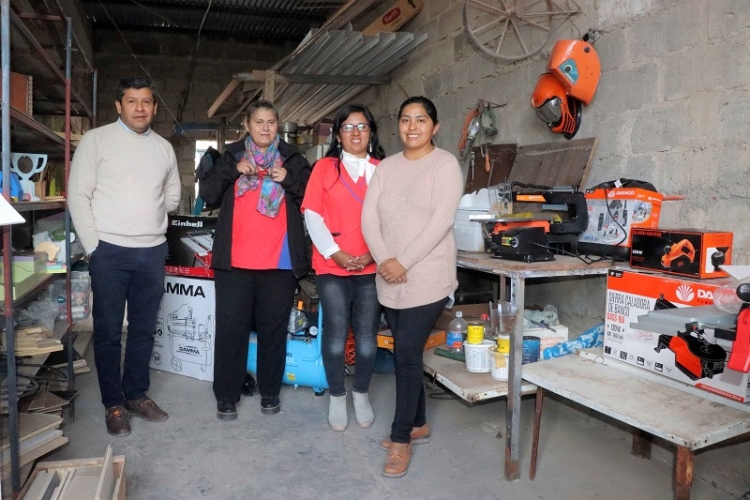 Con entrega de herramientas y equipamientos, palpal&aacute; potencia el trabajos de los emprendedores