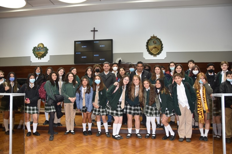 Alumnos del complejo educativo José Hernández visitaron la legislatura