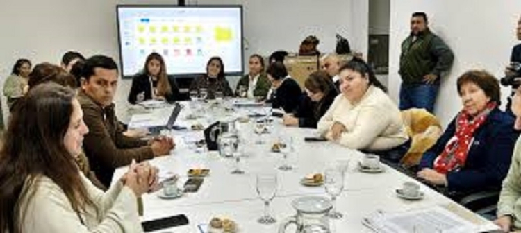 Educaci&oacute;n y Legislatura coordinan agenda de trabajo para el 2026