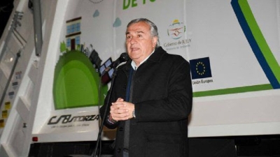 Morales entreg&oacute; en Monterrico un nuevo cami&oacute;n compactador y contenedores
